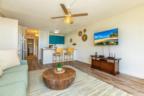 Close to the ocean shops restaurants and surf lessons MV2223